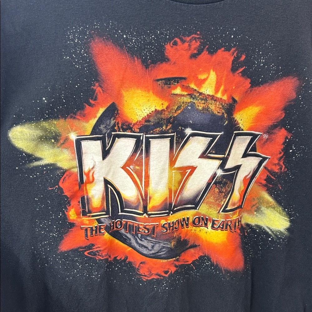 Kiss Black and Orange Graphic Tee